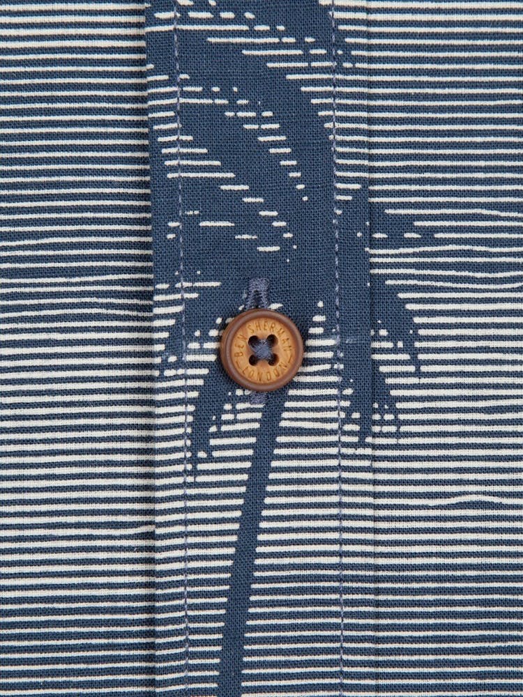 Numéro de l'image de la galerie de produits 5 pour le produit Chemise à manches courtes Striped Palm Print - Homme