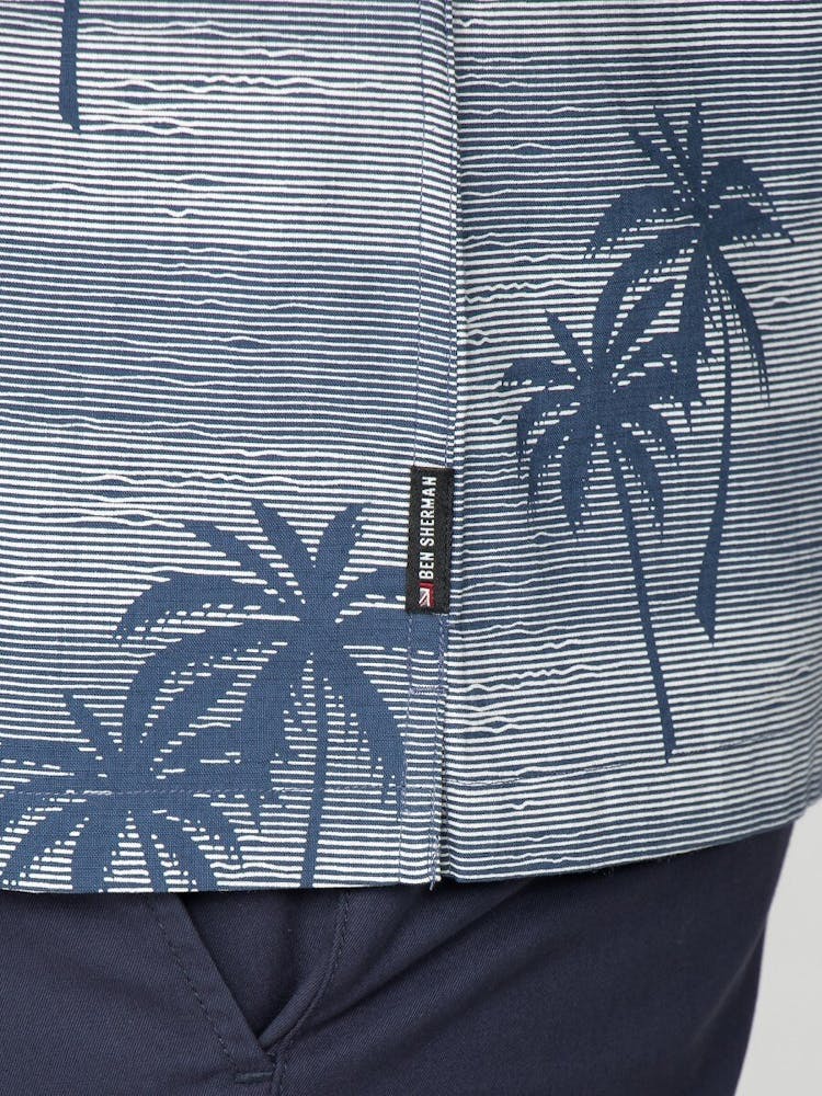 Numéro de l'image de la galerie de produits 4 pour le produit Chemise à manches courtes Striped Palm Print - Homme