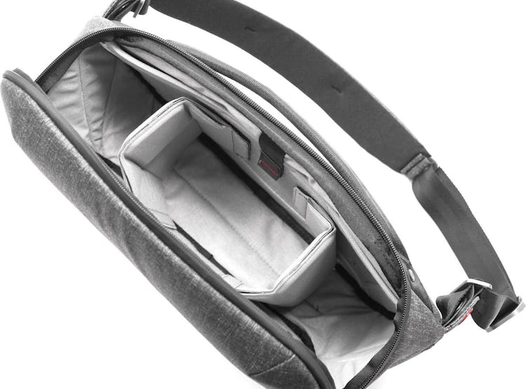 Product gallery image number 6 for product Everyday Sling 10L